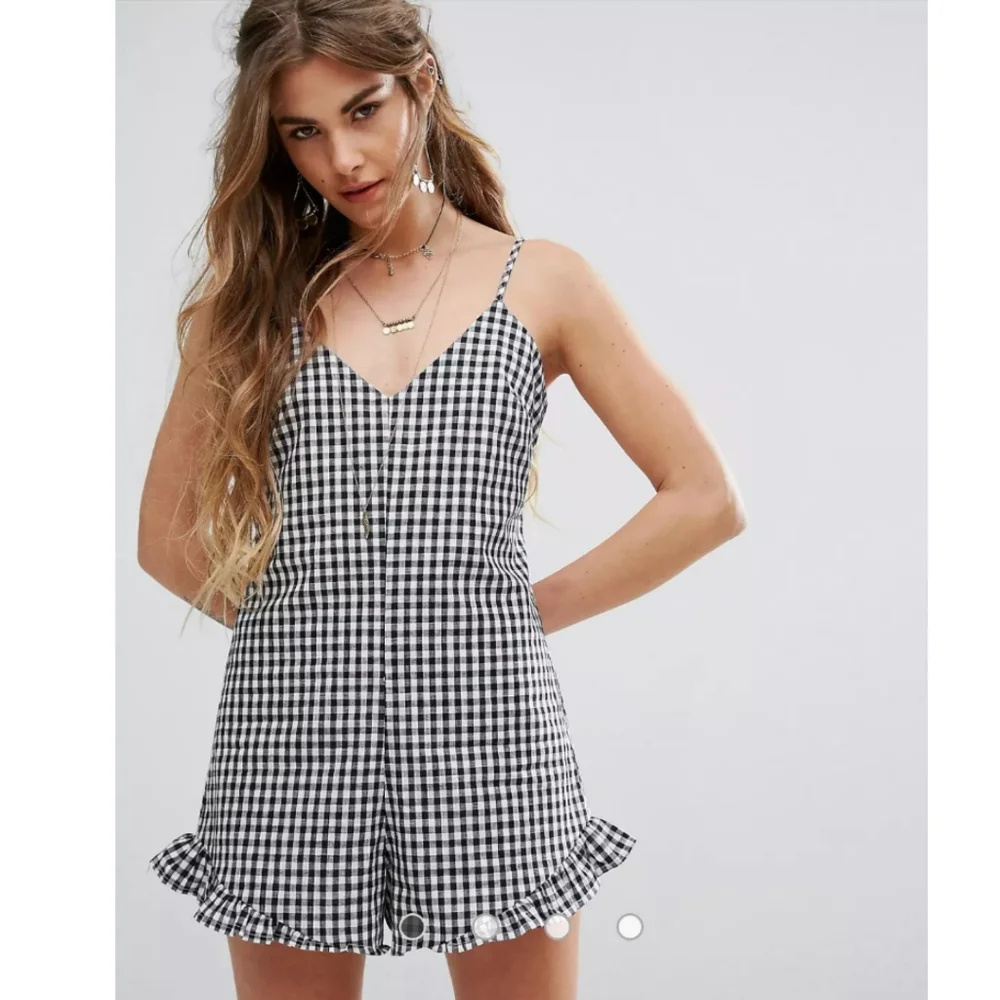 Honey Punch Gingham Romper Black & White Cami Ruffle Hem Size Small - Picture 12 of 12